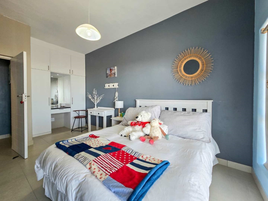 6 Bedroom Property for Sale in Stilbaai Oos Western Cape